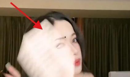 女网红被真实视频爆料了,揭秘网络红人的真实面目  第3张